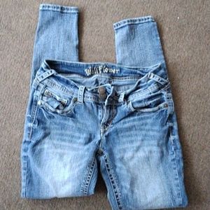 Size 7 Wallflower Skinny Jeans